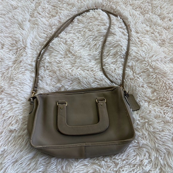 dorcelle Handbags - Structured Shoulder Bag in Taupe Leather